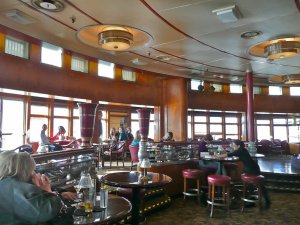 Queen_Mary_the_Opulent_Art_Deco_Observation_Bar.jpg