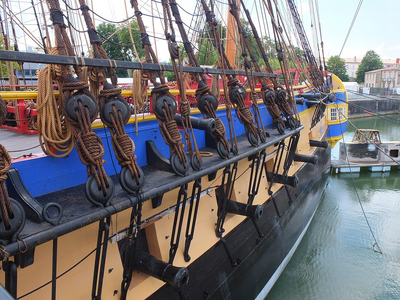 hermione la fayette Light rigging.png