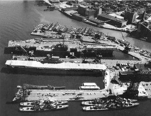 USS_Enterprise_(CVS-6)_awaiting_disposal_at_the_New_York_Naval_Shipyard_on_22_June_1958.jpg