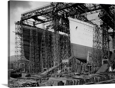 olympic-and-titanic-being-built,2135701.jpg