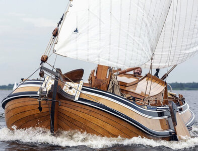 Dutch yacht bow.jpg