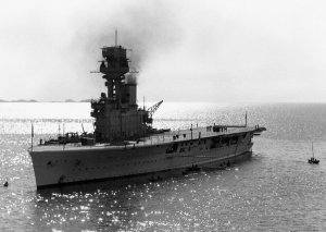 1024px-HMS_Hermes_(95)_off_Yantai_China_c1931.jpeg