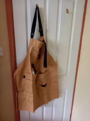 apron1[1].jpg