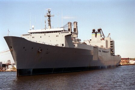 USNS Altair (2).jpg
