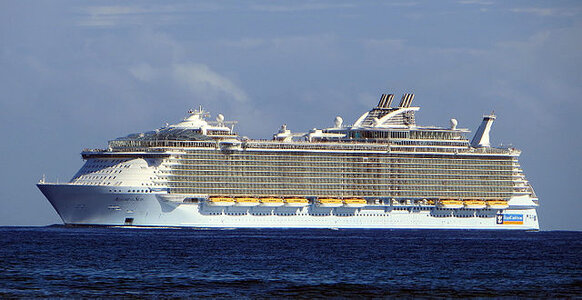 Allure_of_the_Seas_.jpg