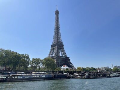 Eiffel tower from the bateau.jpg