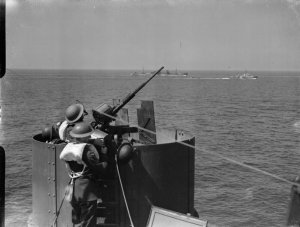 The_Merchant_Navy_during_the_Second_World_War_A11269.jpg