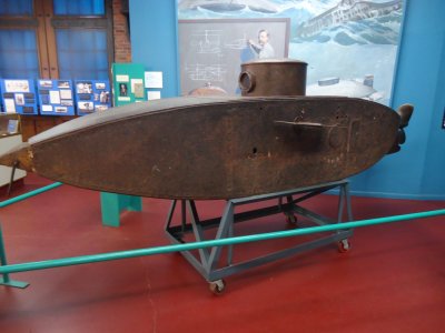 Paterson_Museum_(NJ)_images_(45)_number_35_Early_submarine.jpg Paterson_Museum_(NJ)_images_(45)_number_35_Early_submarine.jpg