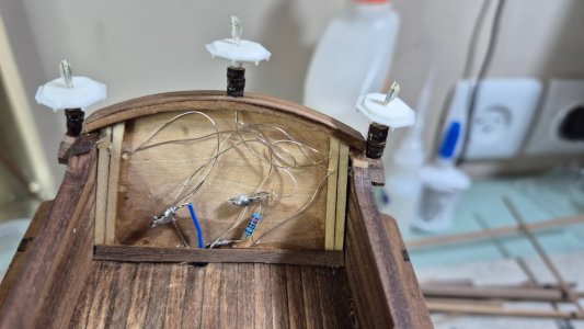 Black_019.jpg Black_019.jpg