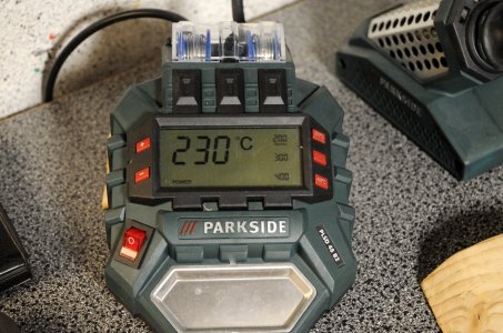 solderingstation_1.jpg solderingstation_1.jpg