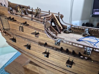 Black_033.jpg Black_033.jpg