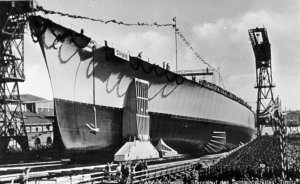 Bundesarchiv_DVM_10_Bild-23-63-40,_Schlachtschiff__Tirpitz_,_Stapellauf.jpg