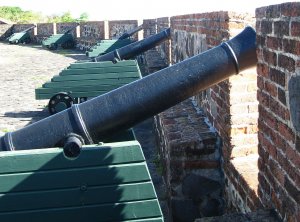 1280px-First_Salute_from_Fort_Oranje_Sint_Eustatius.JPG