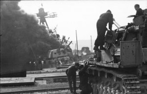 Bundesarchiv_Bild_101I-027-1451-10,_Toulon,_Panzer_IV.jpg