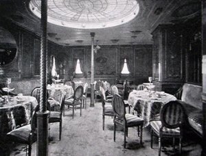 Vienna_Café_on_the_SS_Kronprinzessin_Cecilie.jpg