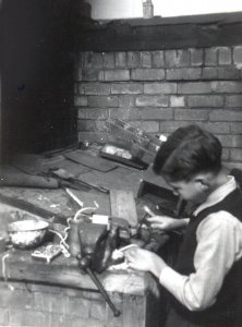 My first workbench 1952.jpg