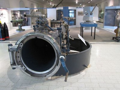 S2_torpedo_tube_5.JPG