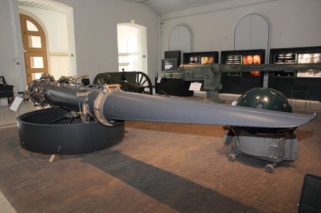 S2_torpedo_tube_6.JPG