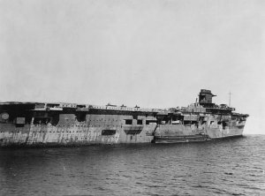 German_aircraft_carrier_Graf_Zeppelin_at_Swinemünde_on_5_April_1947.jpg