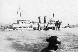 USS_Panay_sinking_after_Japanese_air_attack.jpg