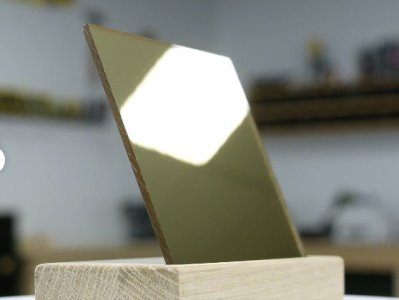 Plexiglas Gold.jpg