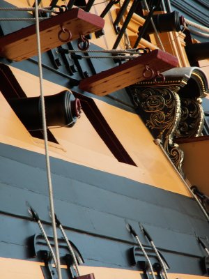 HMS_Victory_cannon.jpg
