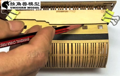037_船舷轮廓线.jpg