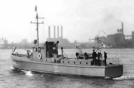 75 ft patrol boat B&W photo copy.jpg