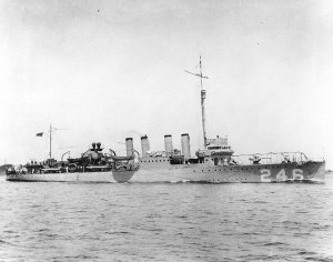 USS_Bainbridge_(DD-246)_1921.jpg