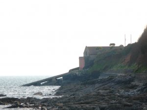Penlee_boathouse_from_the_foreshore.jpg
