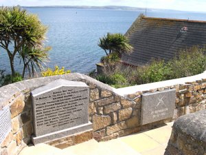 Penlee_Memorials_-_geograph.org.uk_-_848496.jpg