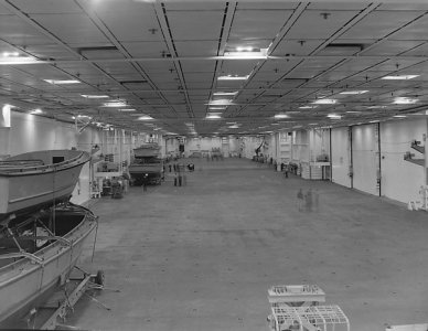 Hanger 044.jpg