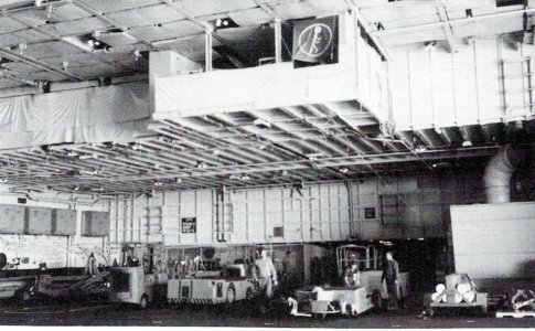 Hanger 005.jpg