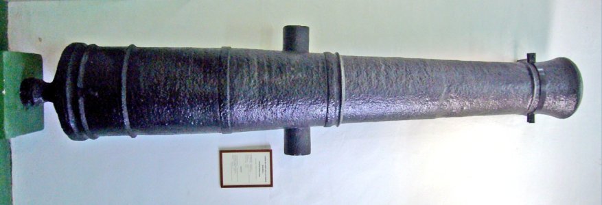 Spanish cast iron naval-service 24-pdr system 1773 (1057 pieces cast).jpg Spanish cast iron naval-service 24-pdr system 1773 (1057 pieces cast).jpg