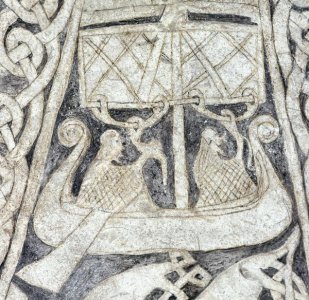 Viking_-_Runestone_lilbjar_depicting_a_drakkar_(stone)_-_(MeisterDrucke-935386)S.JPG