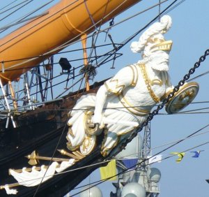 HMS_Warrior_Figurehead_-_geograph.org.uk_-_548079.jpg