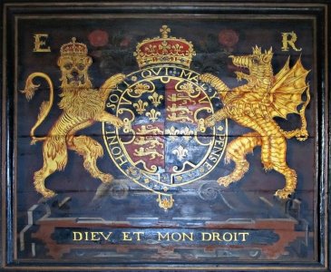 royal-coat-of-arms-of-elizabeth-i-in-the-church-of-st-thomas-and-st-edmund-at-salisbury.jpg