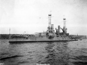 1024px-Photograph_of_the_Battleship_USS_Michigan_-_NARA_-_19-N-13573.jpg