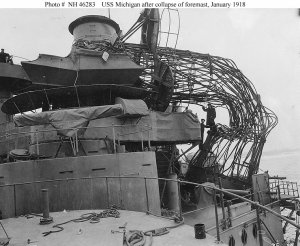 USS_Michigan_BB_27_collapsed_cage_foremast.jpg