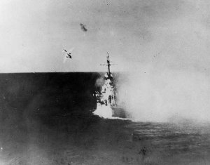 Kamikaze_attacks_USS_Columbia_(CL-56)_in_Lingayen_Gulf_on_6_January_1945_(NH_79449).jpg