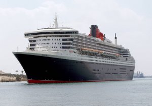 Queen_Mary_2_(Flickr_3406995992).jpg