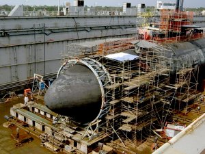 USS_San_Francisco_(SSN_711)_shown_in_dry_dock_during_repair.jpg