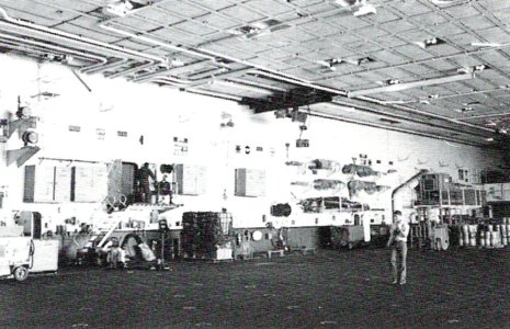 Hanger 014.jpg