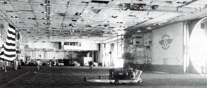 Hanger 004.jpg