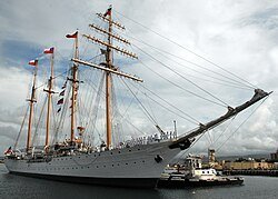 US_Navy_071004-N-0879R-004_Chilean_tall_ship_Esmeralda_(BE_43)_makes_her_way_pierside_to_Naval...jpg US_Navy_071004-N-0879R-004_Chilean_tall_ship_Esmeralda_(BE_43)_makes_her_way_pierside_to_Naval...jpg