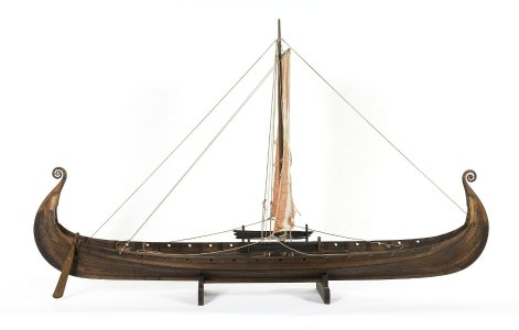 Oseberg_ship_model_(Sjöhistoriska_museet).jpg Oseberg_ship_model_(Sjöhistoriska_museet).jpg