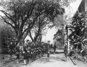 USS_Boston_landing_force,_1893_(PP-36-3-002).jpg