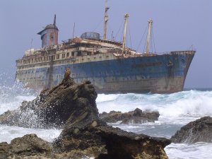 1280px-Shipwreck_of_the_SS_American_Star_on_the_shore_of_Fuerteventura.jpg