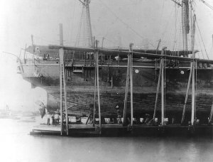 USS_Nipsic_wreck_1889.jpg