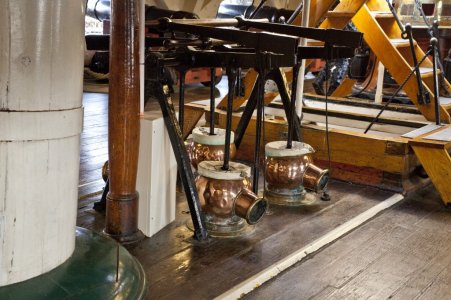 bilge-pumps-on-the-gun-deck_large.jpg